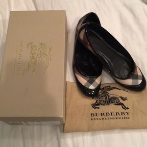 Burberry check flats size 38